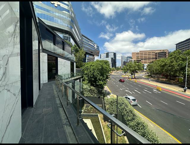 735M² OFFICE TO LET IN SANDTON CENTRAL